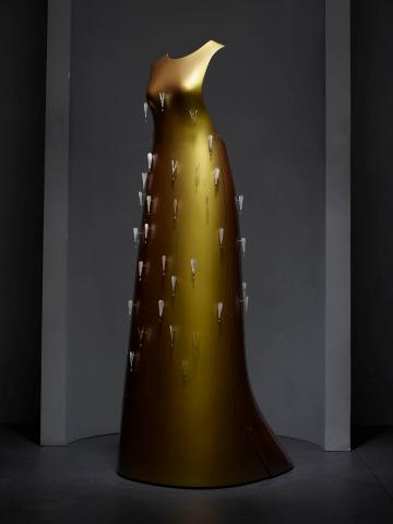 11.KaikokuFloatingDress%2CHusseinChalayan%2CAutumn2011.jpg