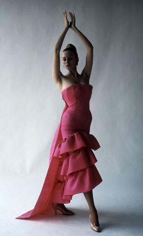 Bal_11_Flamenco-style_evening_dress_._.jpg