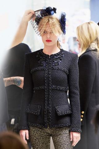 Chanel_16_11_fittings.fashionImg.hi.jpg