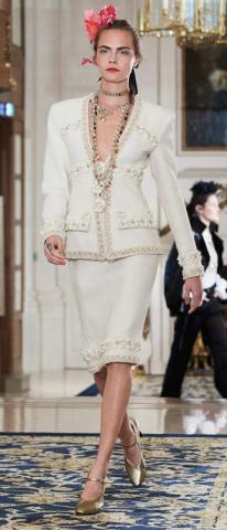 Chanel_16_17A1.fashionImg.look-sheet.hi_%282%29.jpg