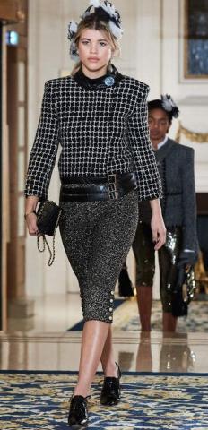 Chanel_16_17A29.fashionImg.look-sheet.hi_%282%29.jpg