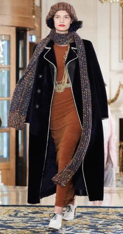 Chanel_16_17A35.fashionImg.look-sheet.hi_%282%29.jpg