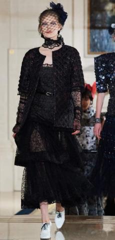 Chanel_16_17A69.fashionImg.look-sheet.hi_%282%29.jpg