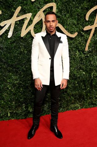 Lewis_Hamilton_MBE_attends_the_British_Fashion_Awards_2015%2C_in_partnership_with_Swarovski_%28Mike_Marsland%2C_British_Fashion_Council%29.JPG