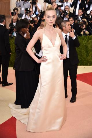 Met_Gala_2016_elle-fanning_In_Thakoon.jpg