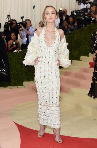 Met_Gala_lily-rose-depp_in_CHANEL.jpg