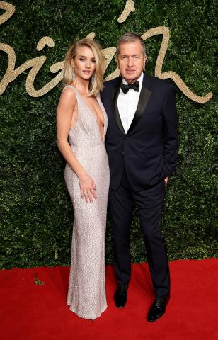 Rosie_Huntington-Whiteley_%26_Mario_Testino_attend_the_British_Fashion_Awards_2015%2C_in_partnership_with_Swarovski_%28Mike_Marsland%2C_British_Fashion_Council%29.JPG