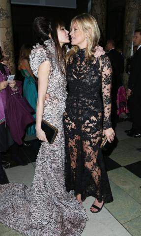V%26A_AQ_Annabelle_Neilson_and_Kate_Moss_Dave_Benett_Getty_Images_for_Victoria_and_Albert_Museum.JPG